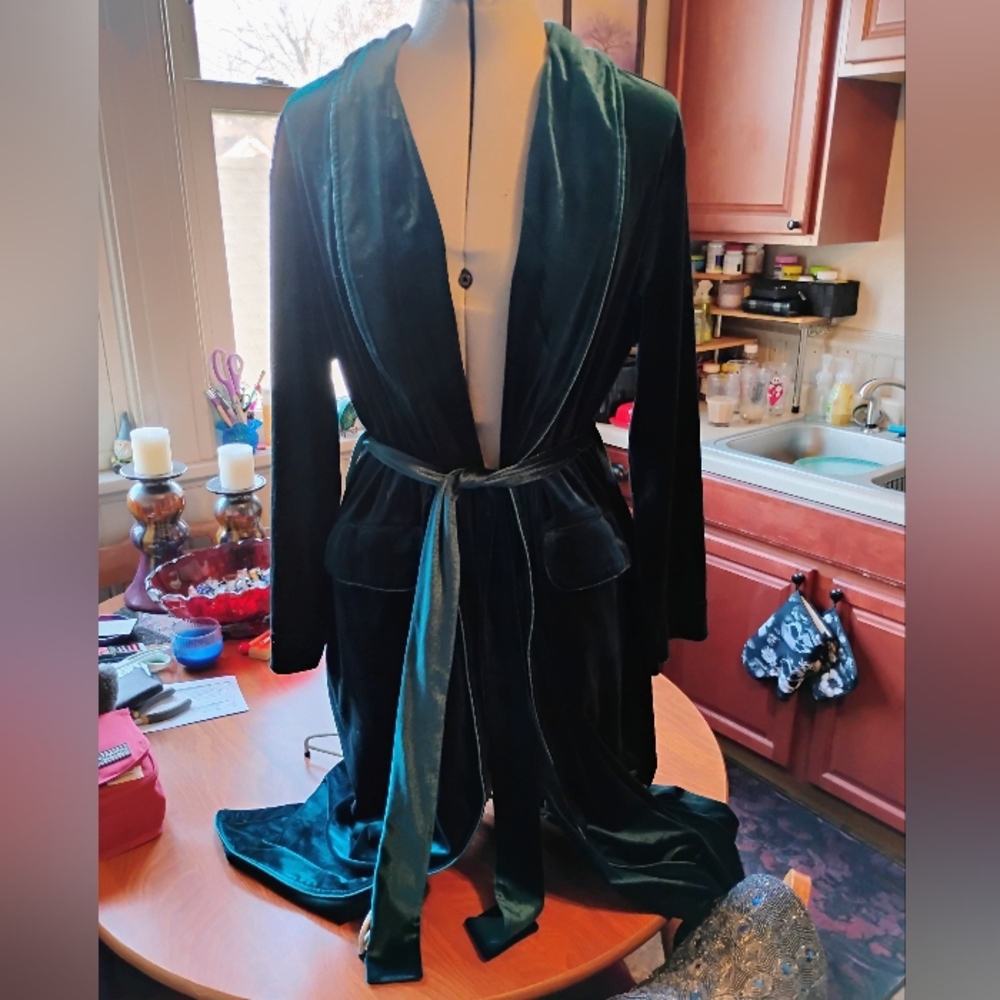Emerald Velvet Women's Robe